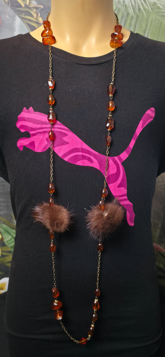 Boho Statement Halskette Grün mit Federn & Anhänger – auffällig