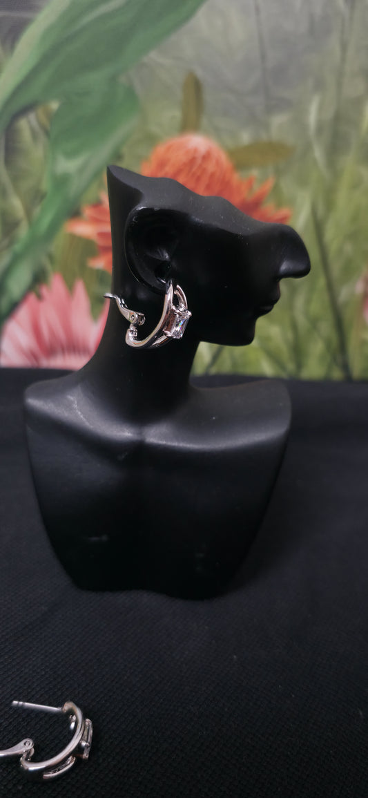 Silberne Creolen mit Strass Stein – Elegante Ohrringe mit Glitzer