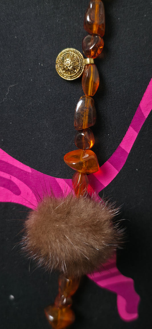 Lange Statement Halskette braun amber Look mit Fell Anhänger & Münzen
