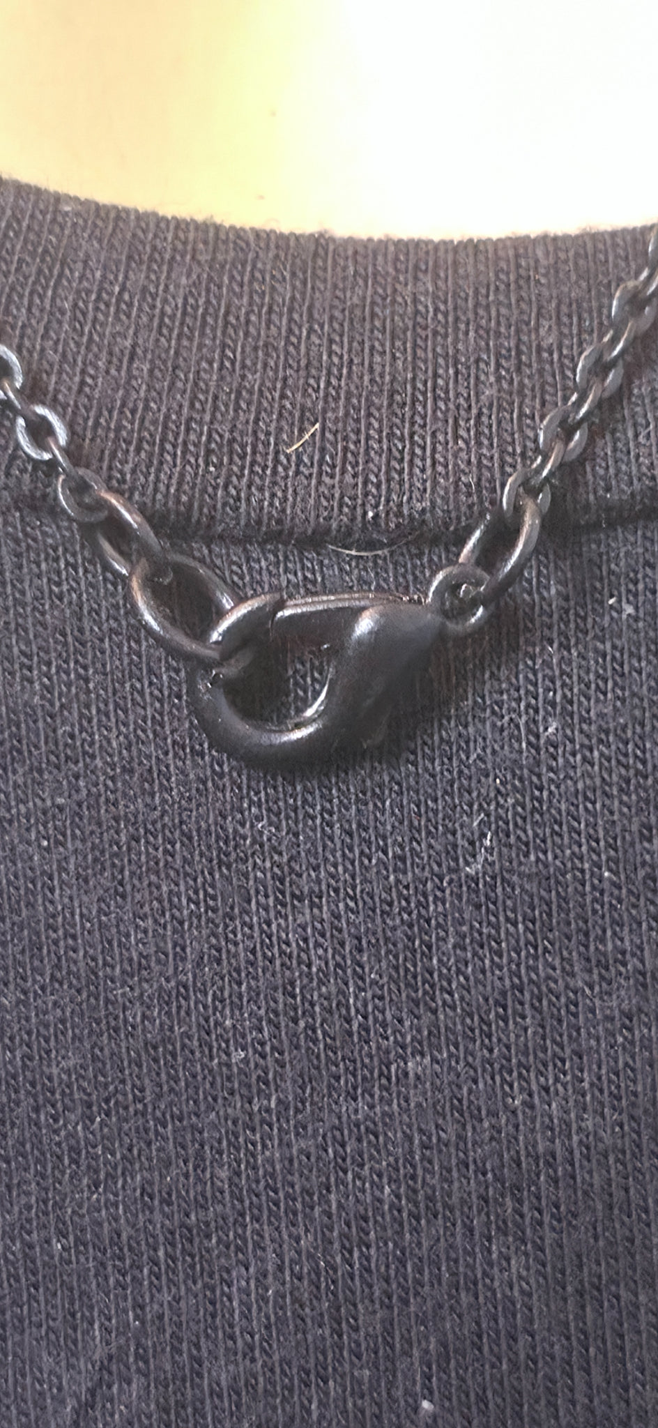 Halskette mit blauen Strass-Anhängern