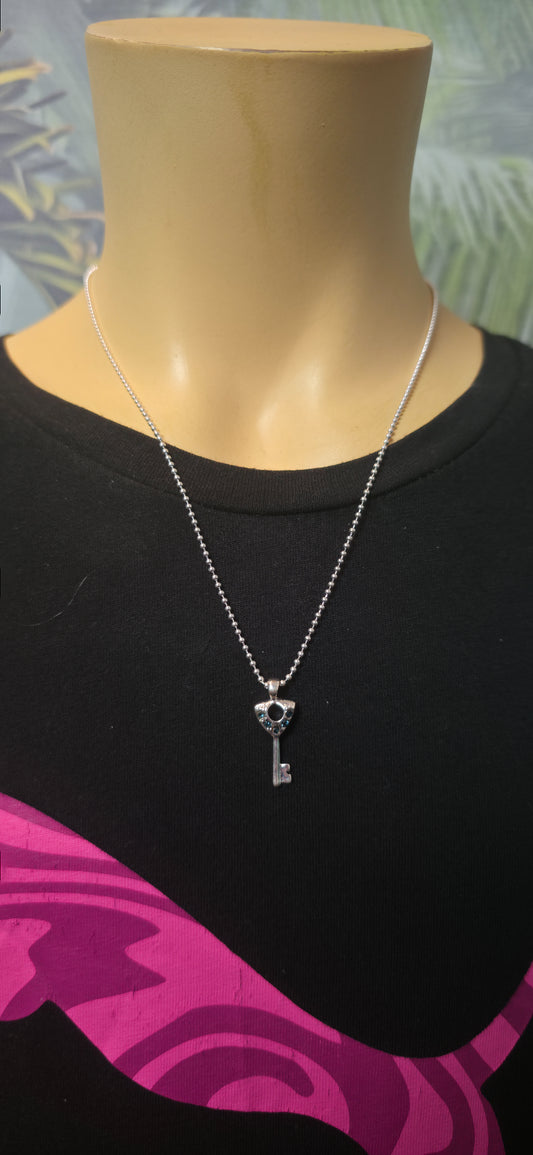 Halskette mit Schlüssel Anhänger & Strass