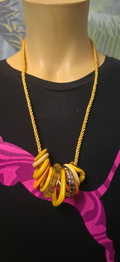 Statement Halskette in Gelb/Orange – chunky & moderner Look