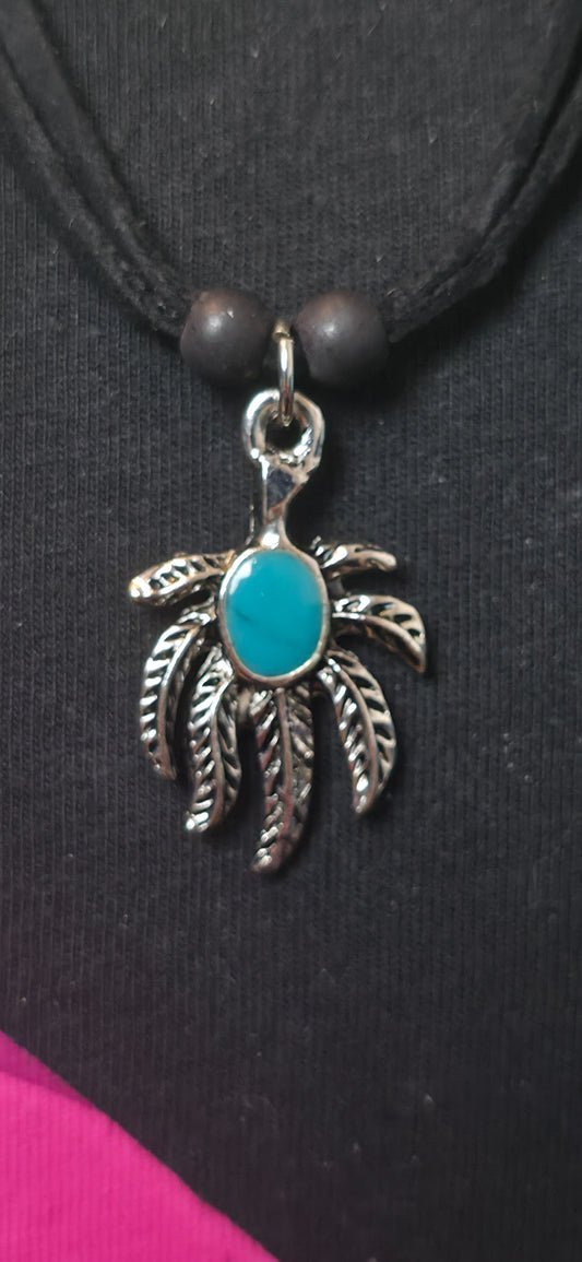 Boho Halskette mit türkisfarbenem Anhänger – Ethno Style & Statement