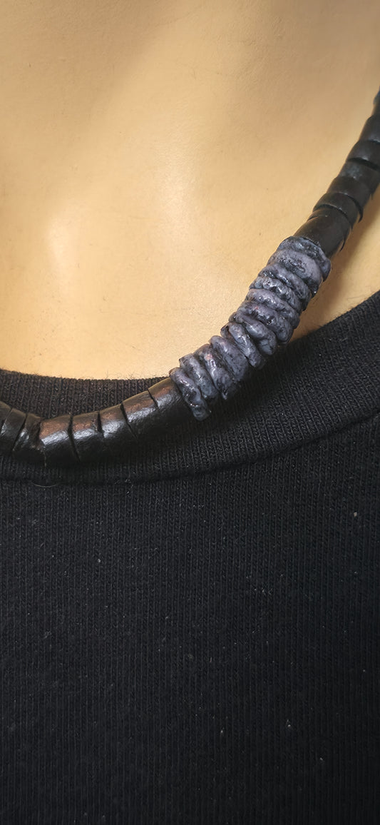 Perlenhalskette Schwarz/Grau – minimalistischer & moderner Look