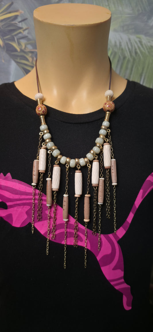 Boho Statement Halskette mit Fransen & Perlen – Vintage Festival Style