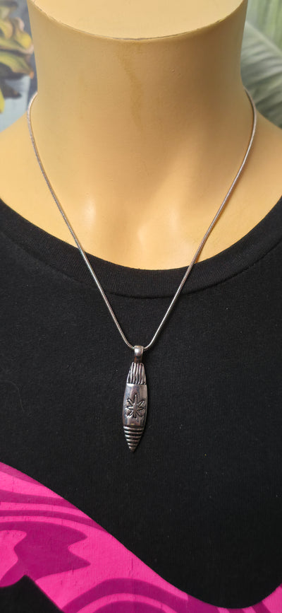 Elegante Edelstahlkette mit graviertem Anhänger | Minimalistisch & modern | Unisex Schmuck