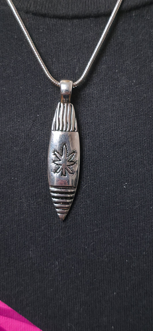 Elegante Edelstahlkette mit graviertem Anhänger | Minimalistisch & modern | Unisex Schmuck