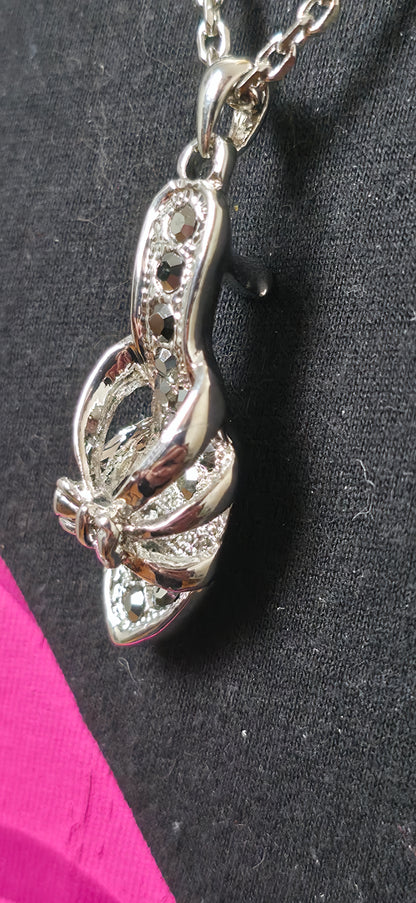 Silberne Halskette mit Strass Anhänger – eleganter Vintage Glam Look