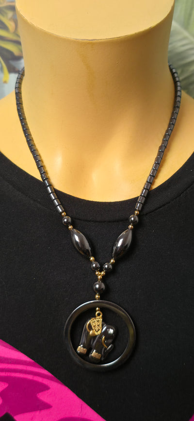 Zarte Silber Halskette mit Kreuz Anhänger & rosa Stein – filigraner Look