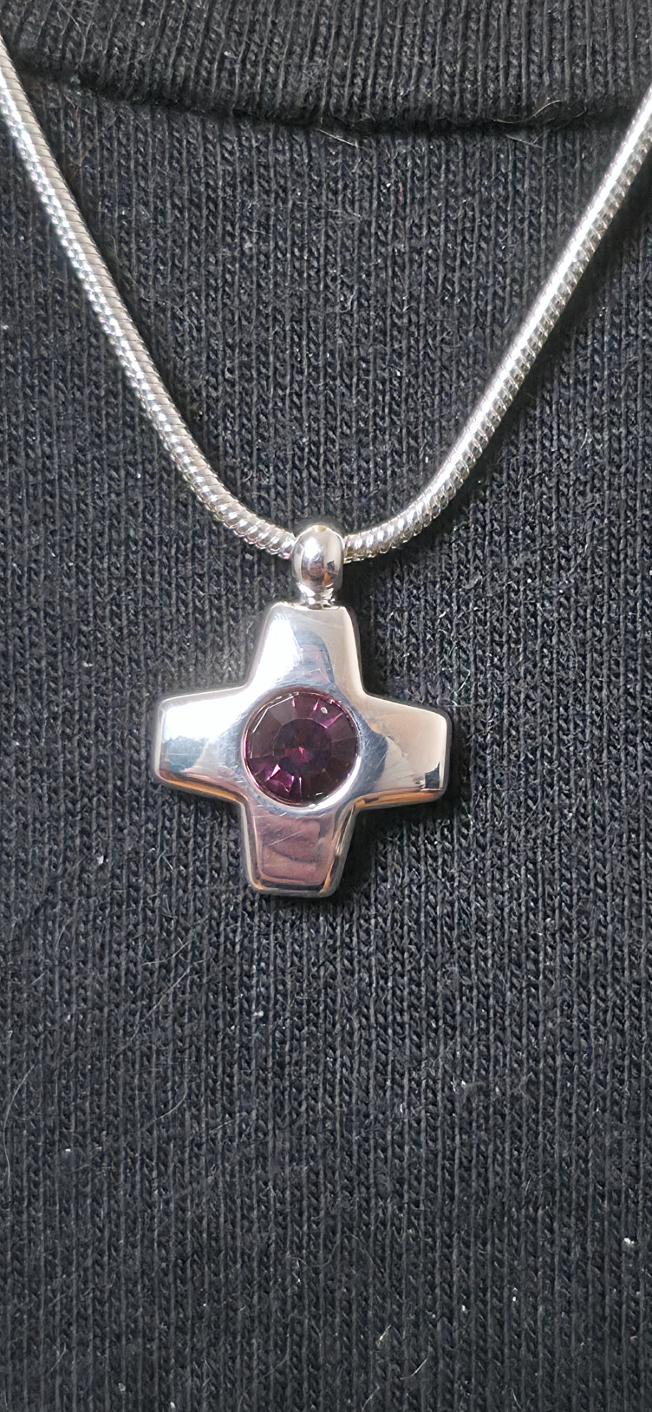 Feine Silber Halskette mit Kreuz Anhänger & blauem Stein – minimalistischer Stil