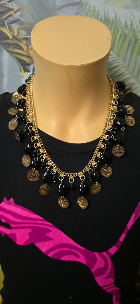 Goldene Statement Halskette mit Schwarzen Perlen & Anhängern – Boho Vintage Style