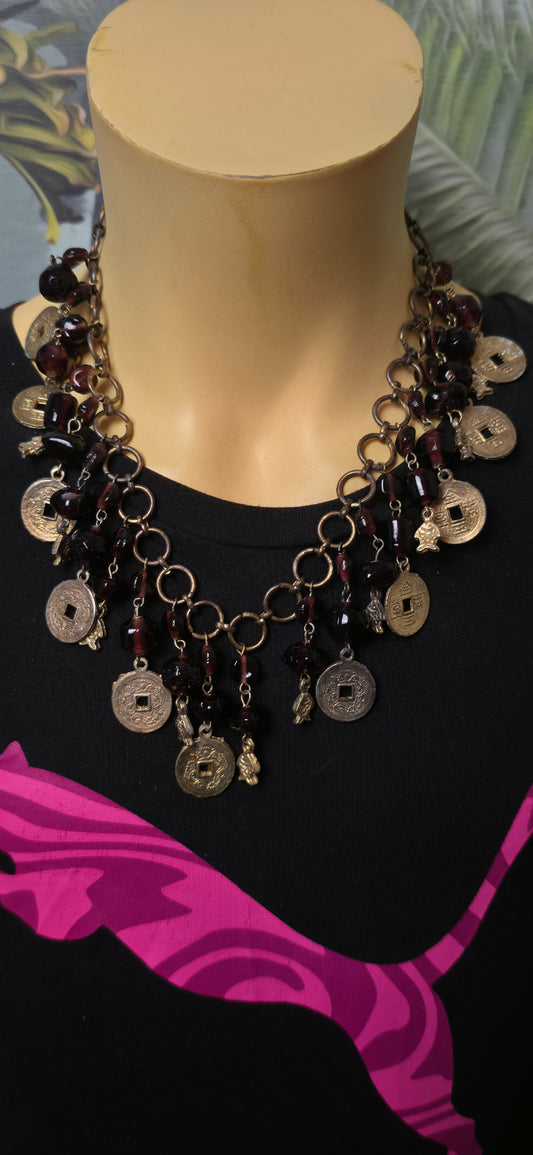 Goldene Statement Halskette mit Münzen & Lila Perlen – Boho Ethno Style