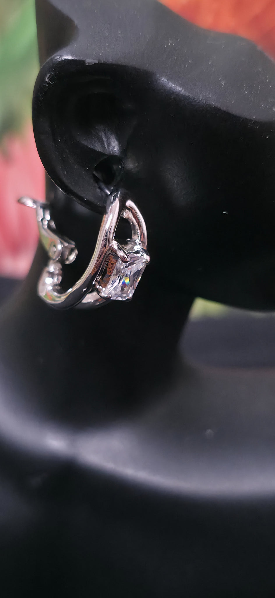 Silberne Creolen mit Strass Stein – Elegante Ohrringe mit Glitzer