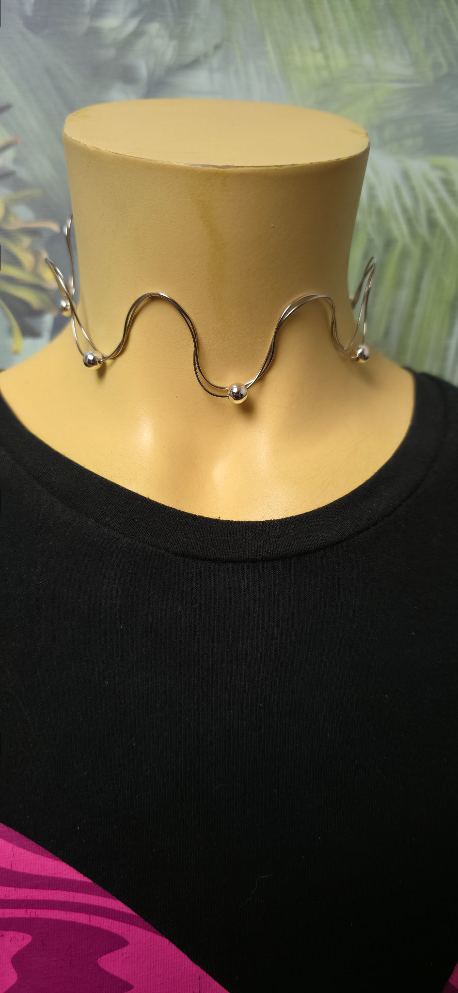 Silbernes Wellen Choker Collier – Moderner Statement Halsreif