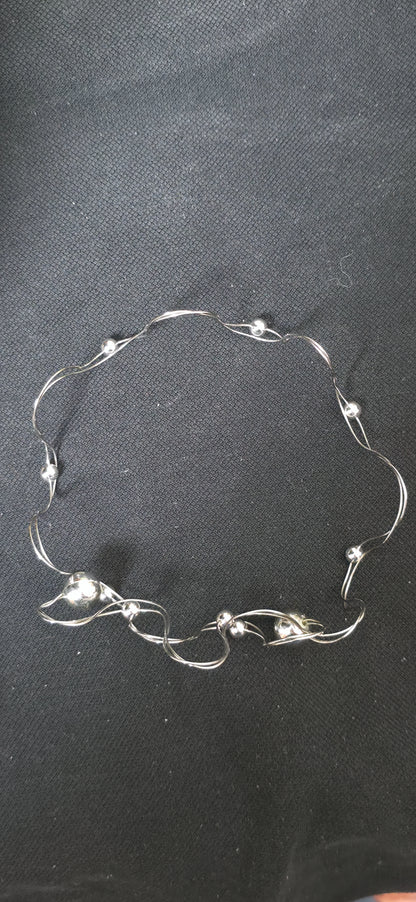 Silbernes Wellen Choker Collier – Moderner Statement Halsreif